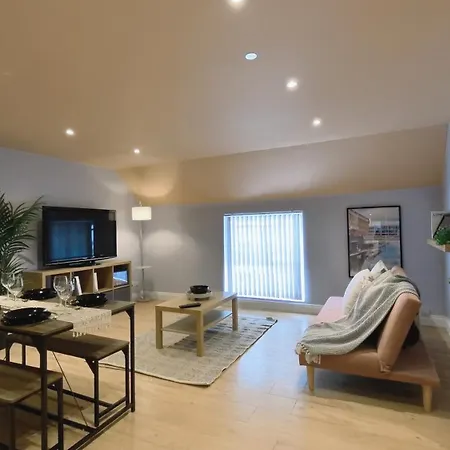 Chic Jewellery Quarter With Free Wifi, Parking And Keyless Access, 4 Beds Birmingham